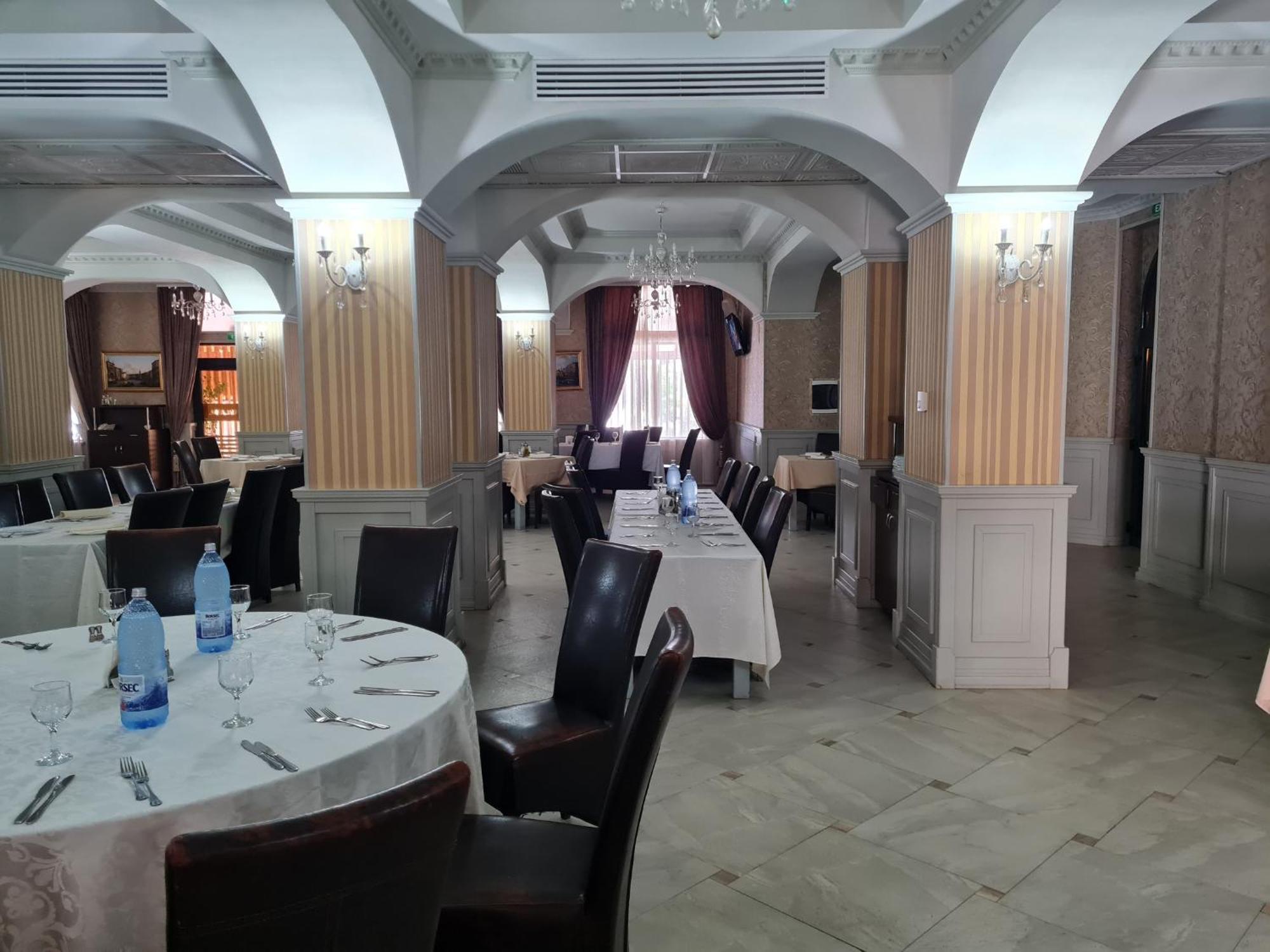 Hotel Valahia Targoviste Exteriér fotografie