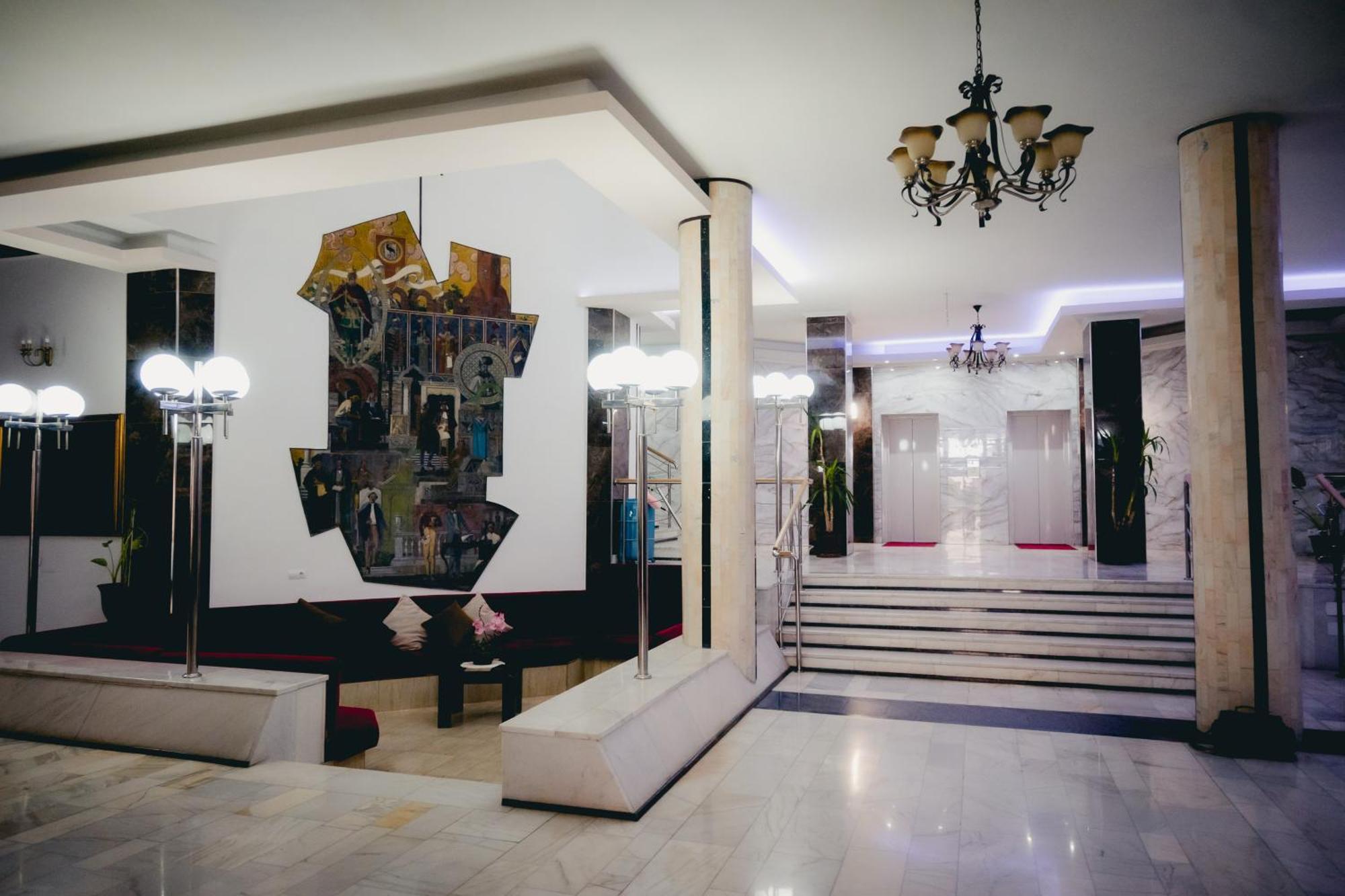 Hotel Valahia Targoviste Exteriér fotografie